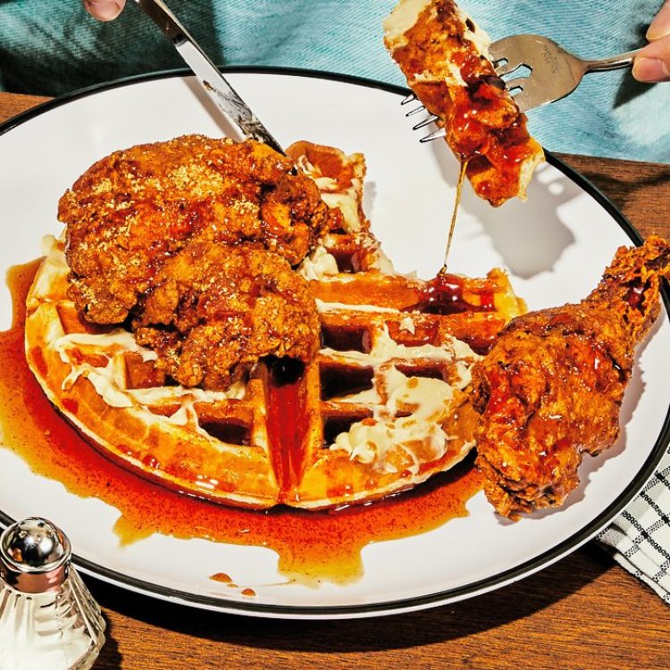 HM_CC_B2_HM_BUTTER_BREAKFAST_SANDWITCH_CHICKEN_WAFFLES_1094-b
